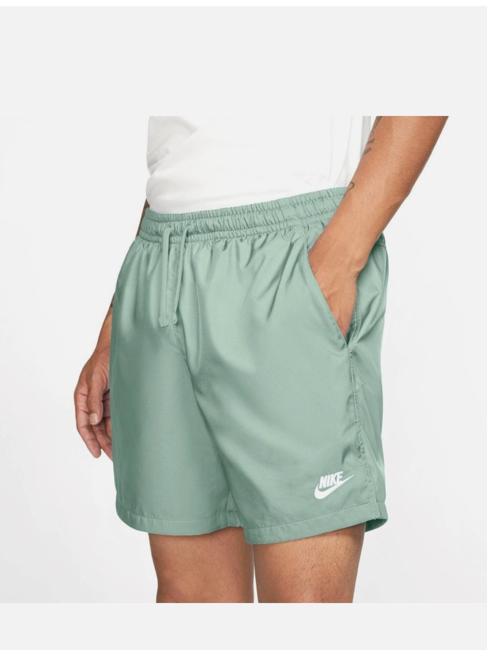 Nike Green Sportswear Woven Flow Shorts Lined with Pockets - Men’s Medium